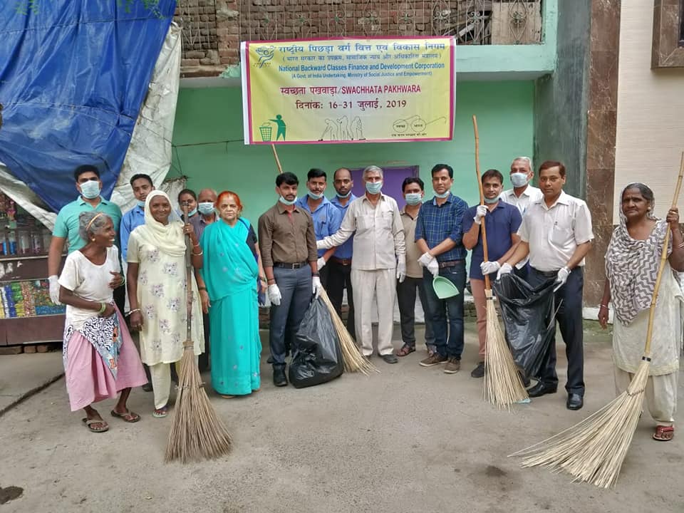 दिल्ली के नंद नगरी में स्वच्छ भारत अभियान